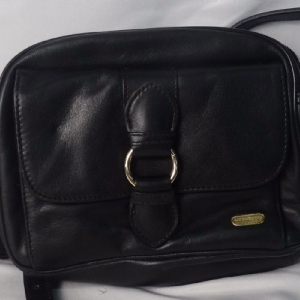 Liz Claiborne Women purse mirror two zipper compartments card holder muli pocket